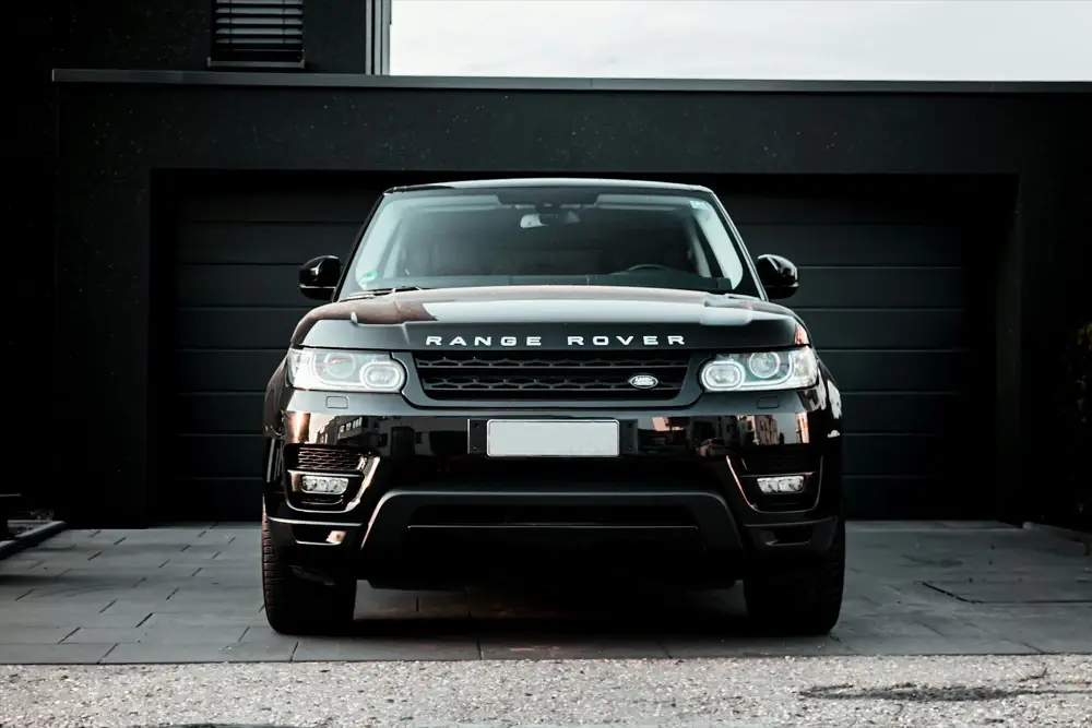 Véhicule premium avec chauffeur privé sur la Côte d'Azur