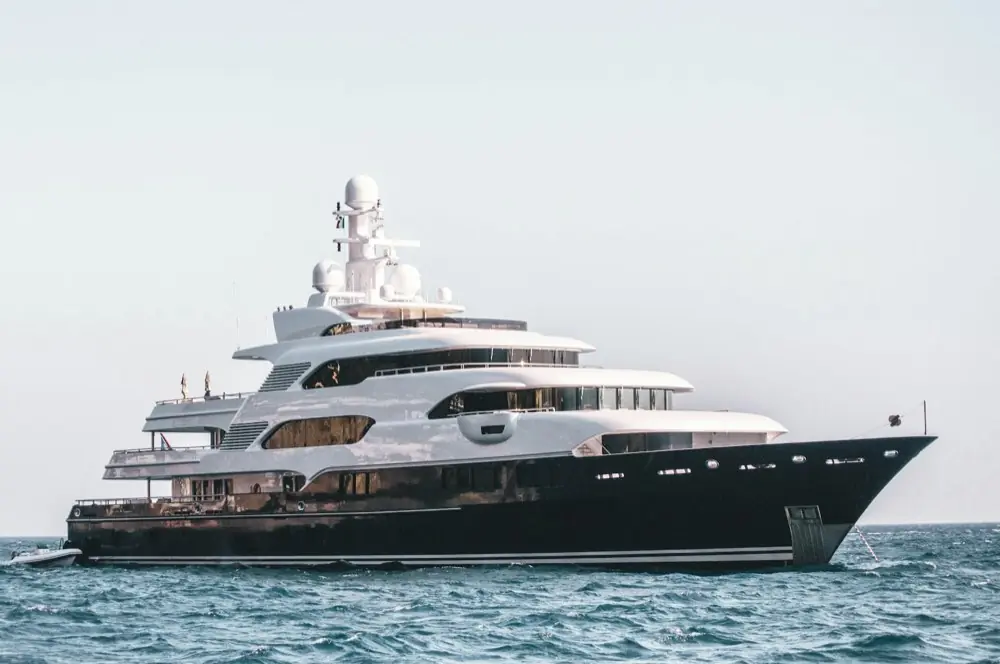 Superyacht sur la Côte d'Azur — chauffeur privé Monaco et Monaco Yacht Show